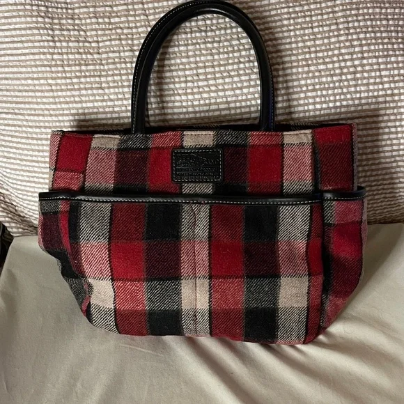Relic Plaid Tote Bag Red and Black Plaid NWOT Festive and Versatile Relic - Picture 1 of 5